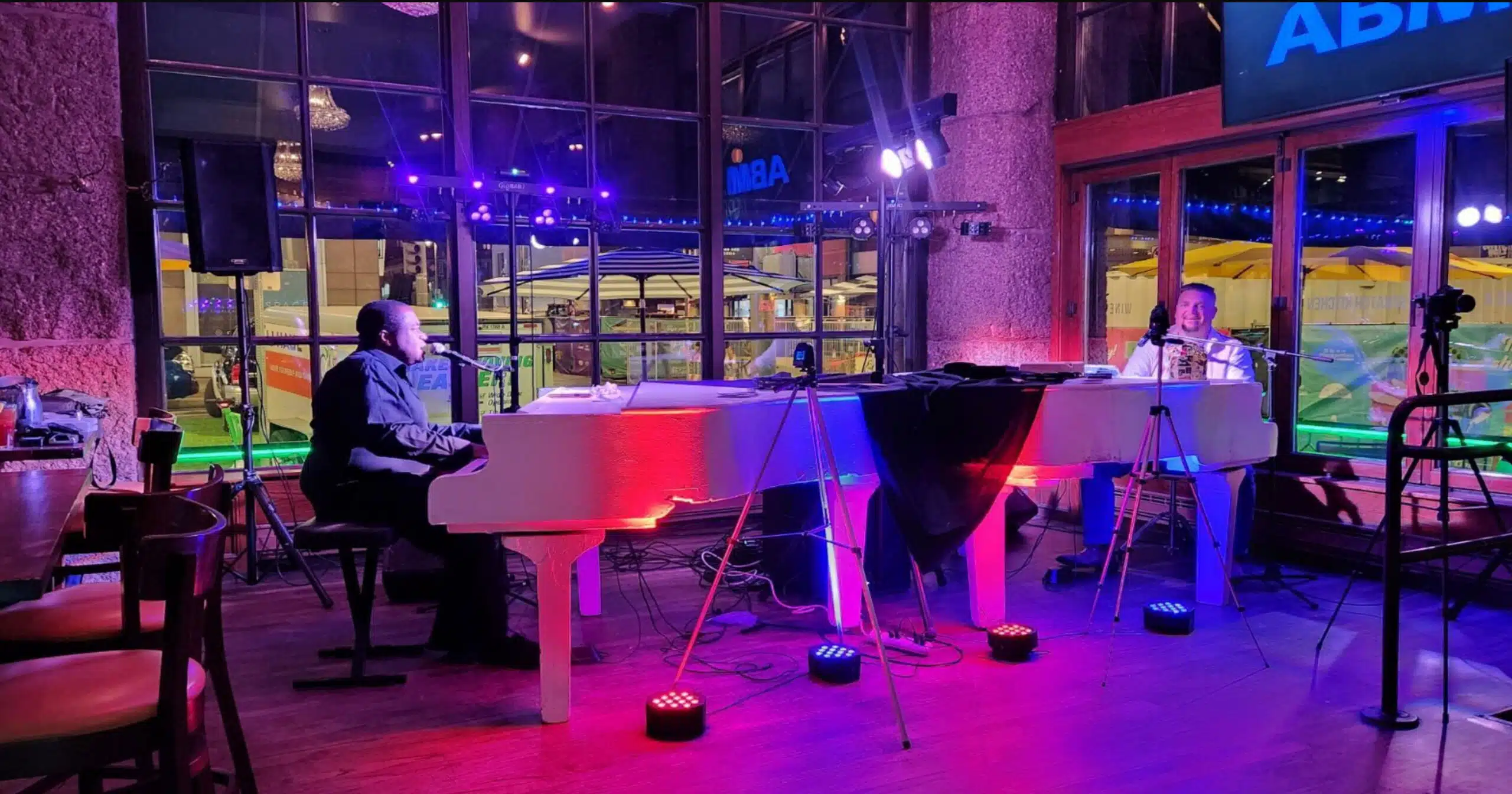 dueling pianos